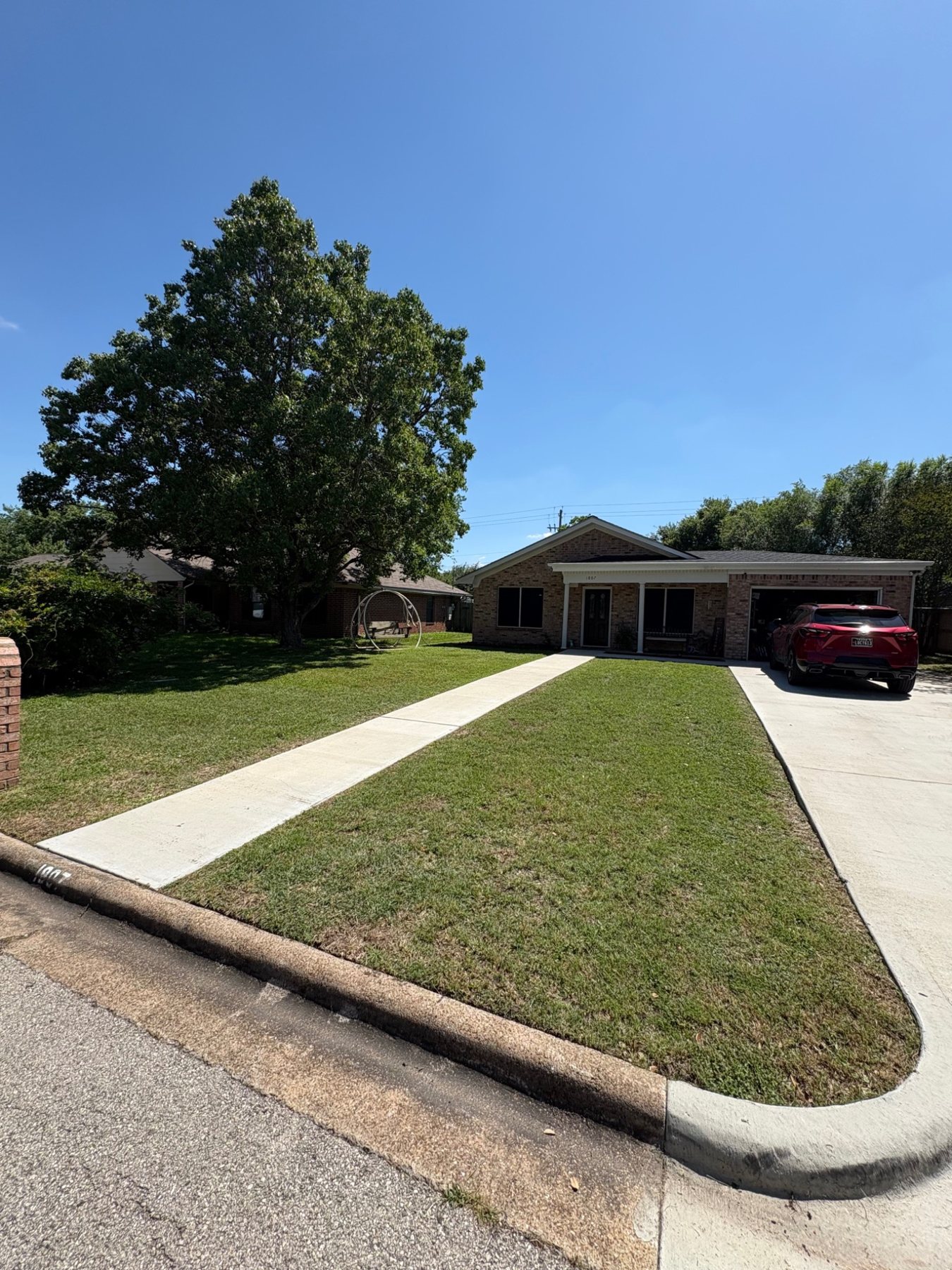 Freshly maintained front yard in Bryan College Station
